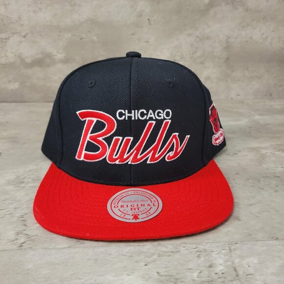 Chicago Bulls Hat Cap Snap Back Mitchell & Ness NBA Basketball Script Mens OS - Picture 1 of 11
